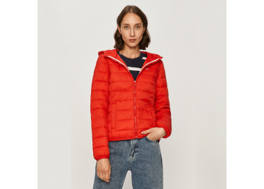 Tommy Jeans dámská červená prošívaná bunda s kapucí