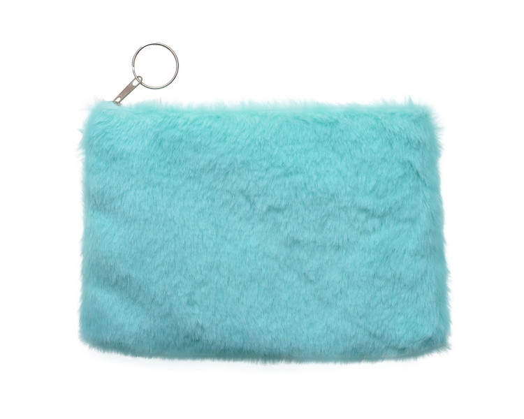Světle modrá menší peněženka s chlupem na zip. 17*12 cm