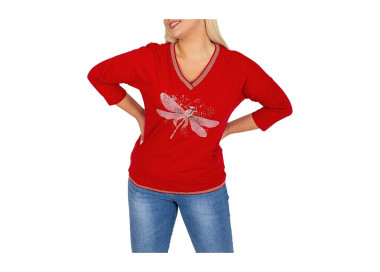 červené tričko s třpytivou aplikací vážky