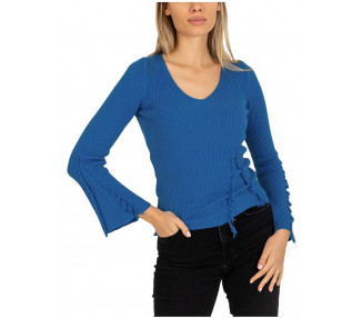 Tmavě modrý svetr s rozšířenými rukávy