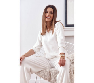Pohodlná pletená dámská souprava v trendy provedení, bílá